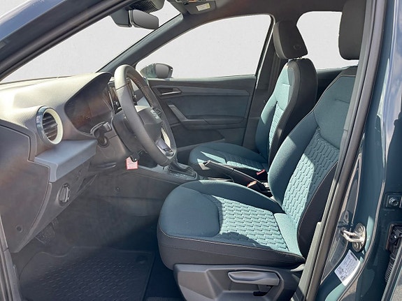 Seat Arona 7 of 16