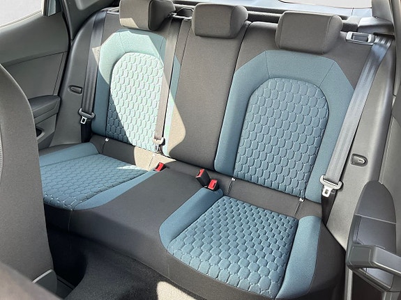 Seat Arona 13 of 16