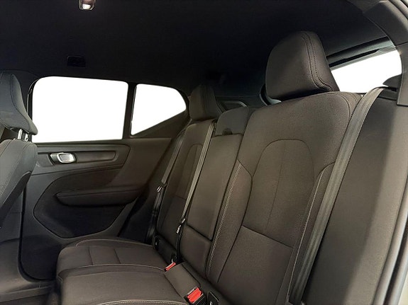 Volvo EX40 22 of 26