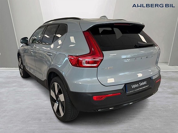 Volvo EX40 3 of 26