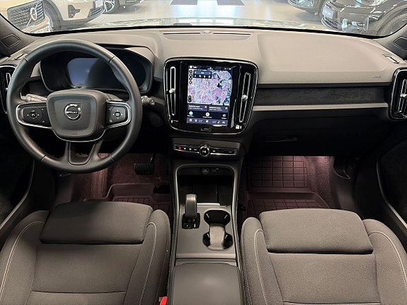 Volvo EX40 12 of 26