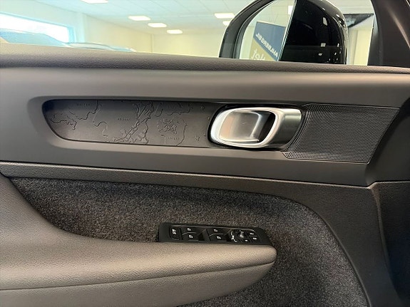 Volvo EX40 19 of 26