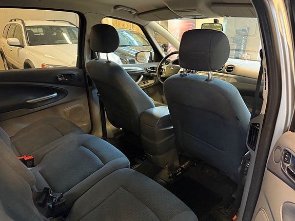 Ford S-MAX 7 of 11
