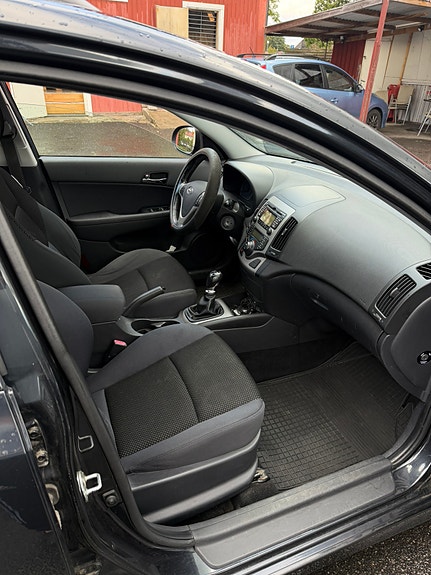 Hyundai i30 7 of 9
