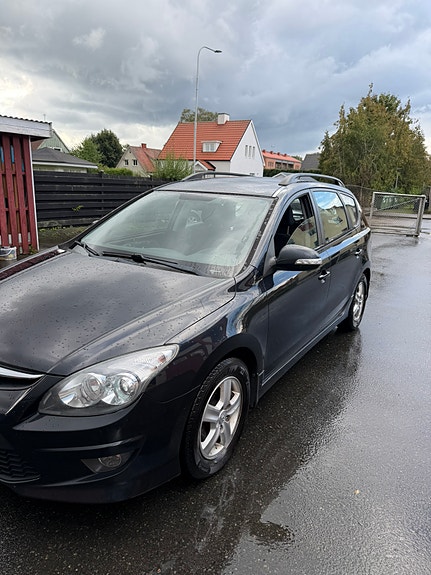 Hyundai i30 2 of 9
