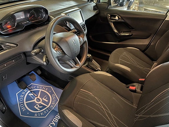 Peugeot 208 5 of 6