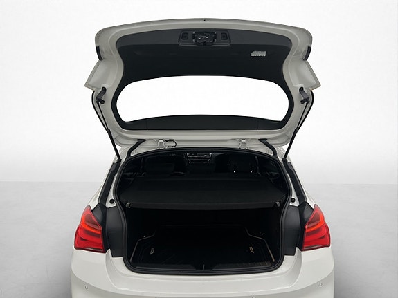 BMW 118d 24 of 28