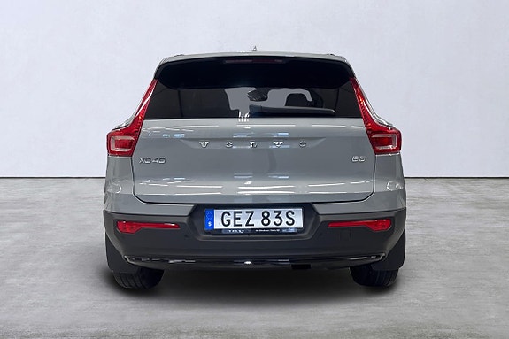 Volvo XC40 5 of 22