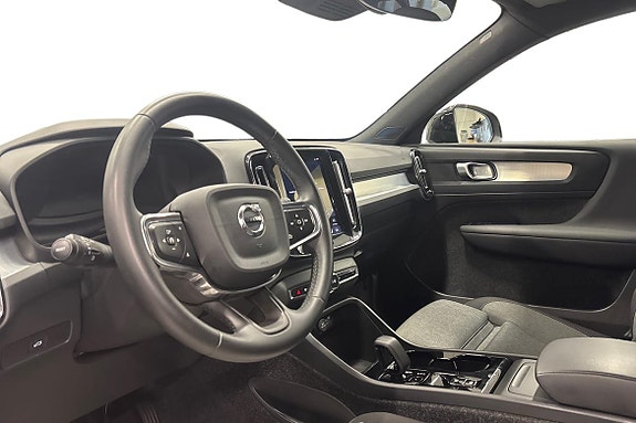 Volvo XC40 8 of 22