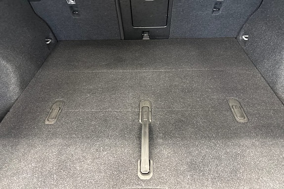 Volvo XC40 13 of 22