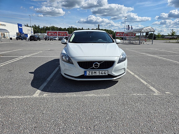 Volvo V40 6 of 12