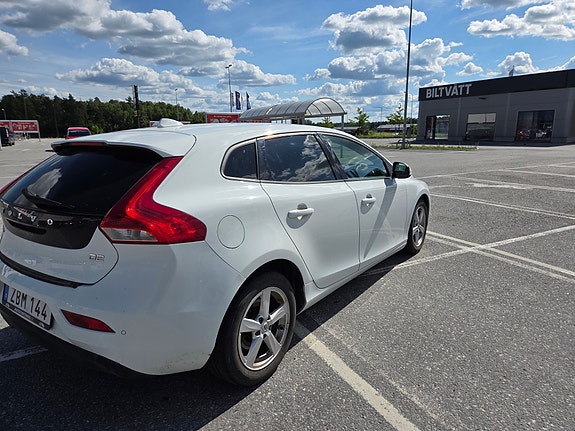 Volvo V40 7 of 12
