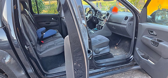 Volkswagen Amarok 4 of 9