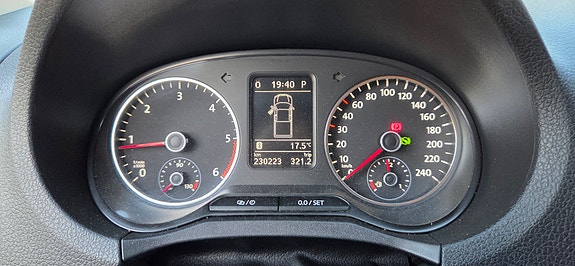 Volkswagen Amarok 7 of 9