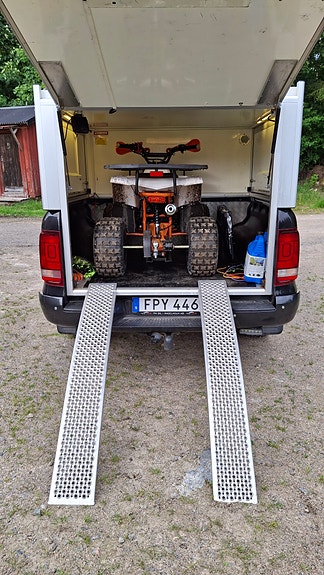 Volkswagen Amarok 2 of 9
