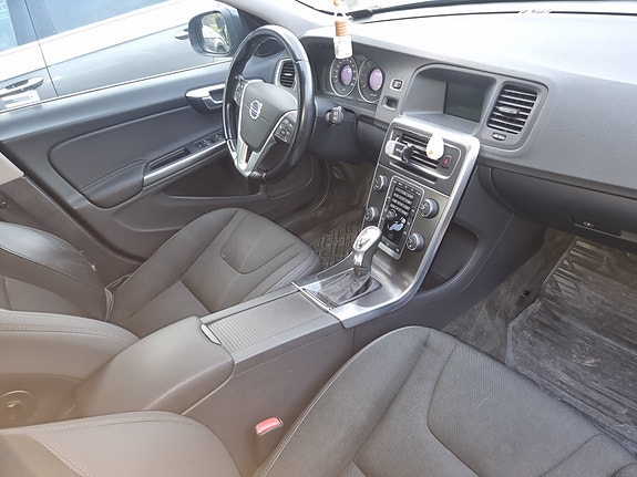 Volvo V60 4 of 7