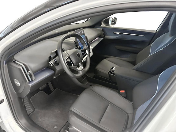 Volvo EX30 6 of 10