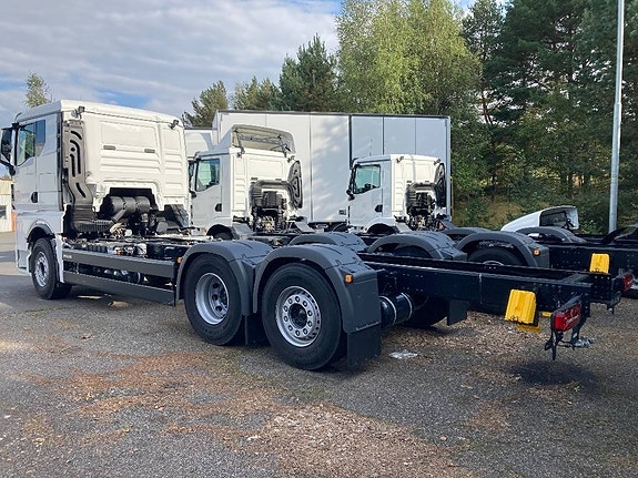 MAN TGX 26.520 6x2-4 chassi 3 of 5