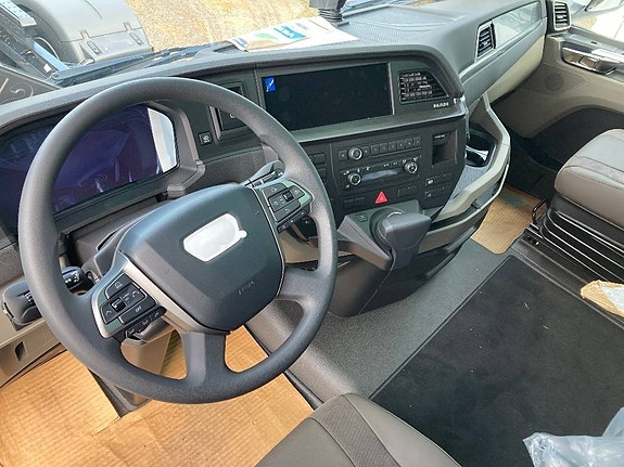 MAN TGX 35.520 8x4-4 BL CH chassi 3 of 5
