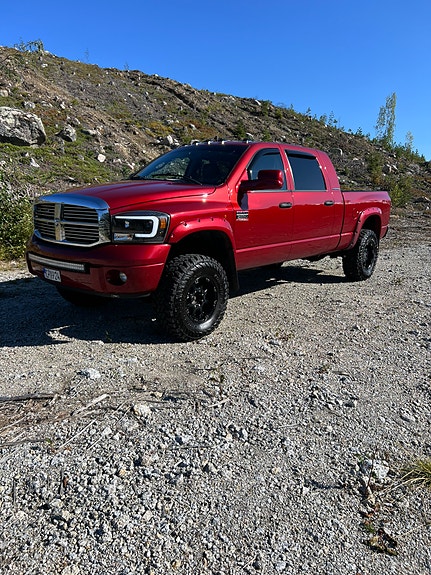 Dodge RAM 2500 3 of 6