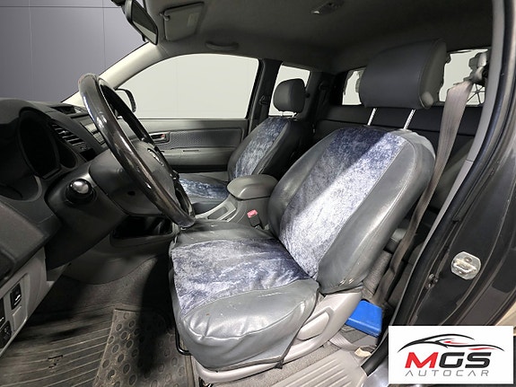 Toyota HiLux 15 of 18