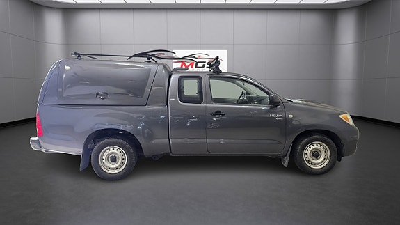 Toyota HiLux 7 of 18