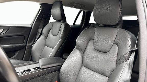Volvo V60 10 of 16