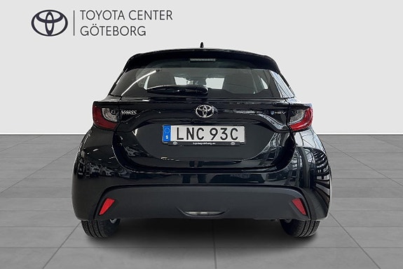 Toyota Yaris 6 of 13