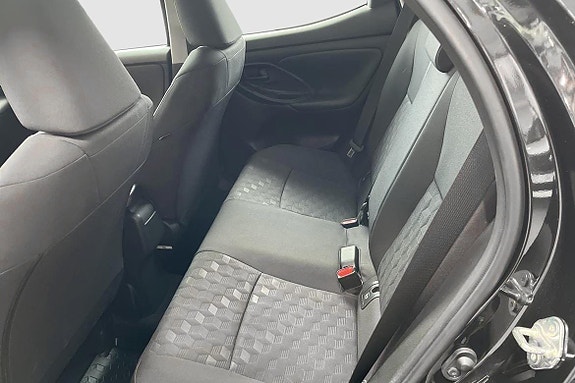 Toyota Yaris 9 of 13