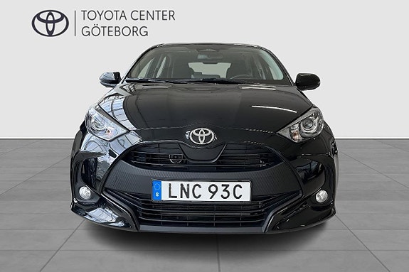 Toyota Yaris 7 of 13