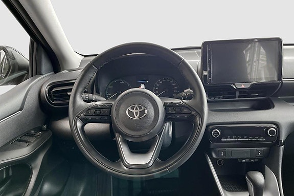 Toyota Yaris 11 of 13