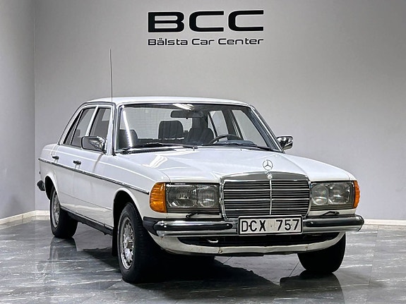 Mercedes-Benz 200 5 of 25