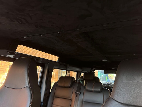 Land Rover Defender 110 30 of 30