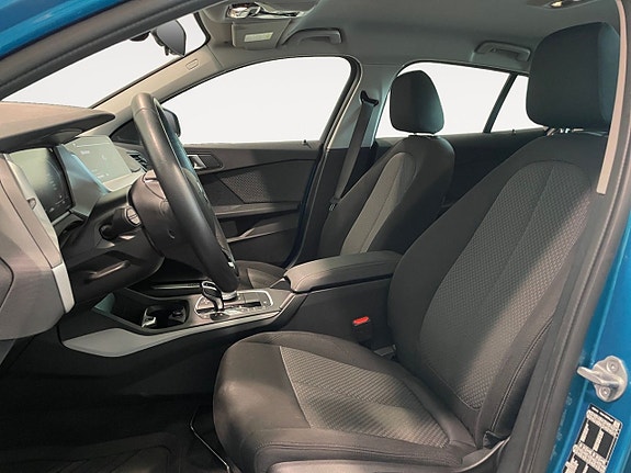 BMW 118i 8 of 17