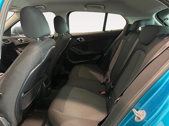 BMW 118i 9 of 17