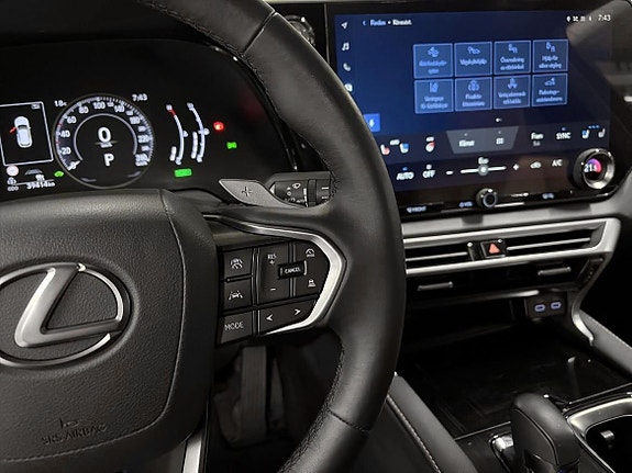 Lexus RX350h 18 of 22