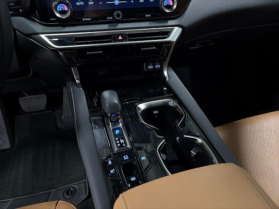 Lexus RX350h 16 of 22