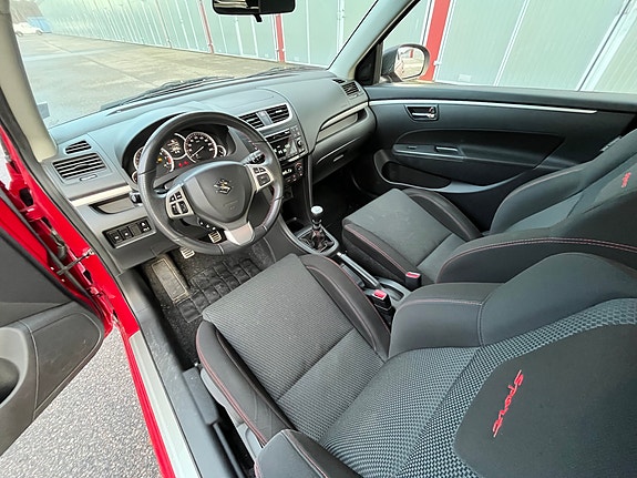 Suzuki Swift 6 of 8