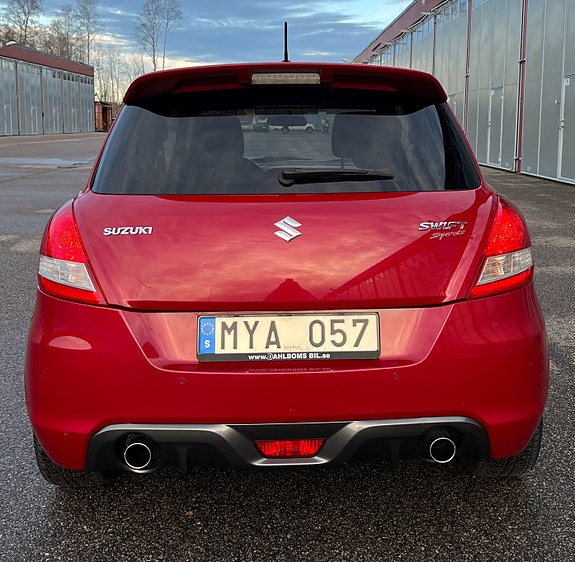 Suzuki Swift 3 of 8