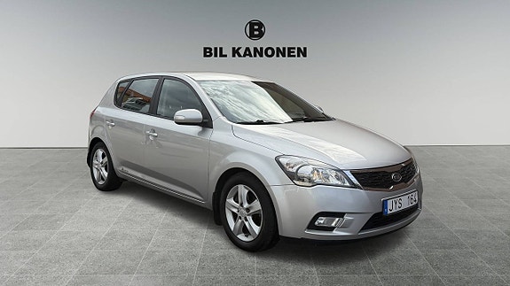 Kia Ceed 2 of 12