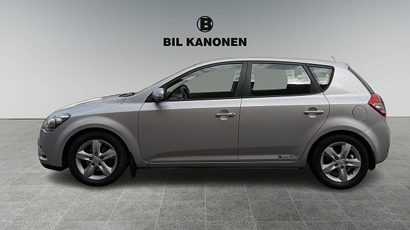 Kia Ceed 3 of 12
