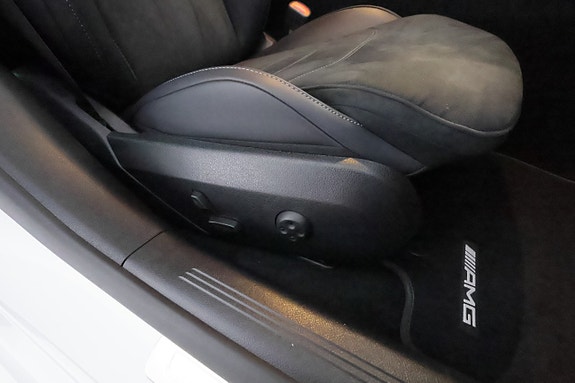 Mercedes-Benz E300 e 21 of 30
