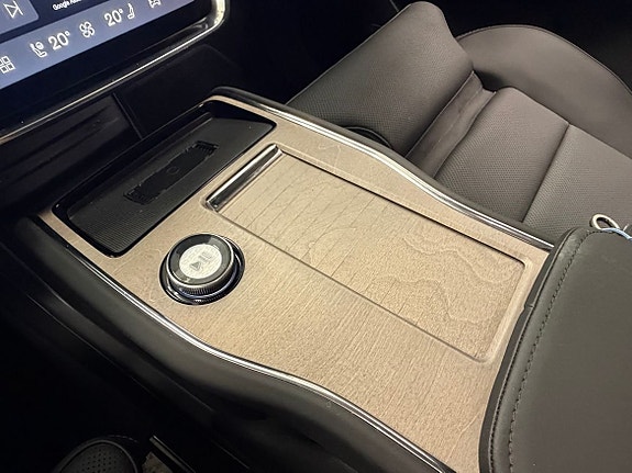 Volvo EX90 18 of 27