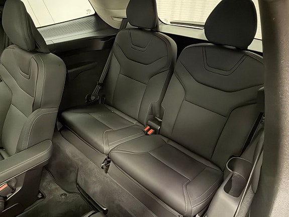 Volvo EX90 21 of 27