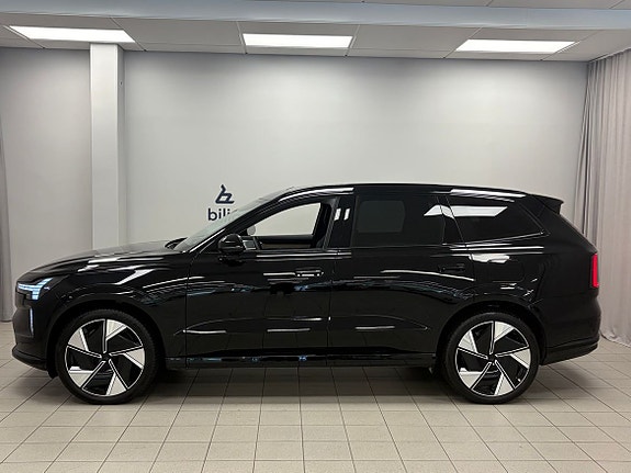 Volvo EX90 2 of 27