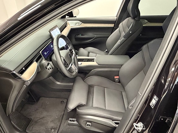 Volvo EX90 6 of 27