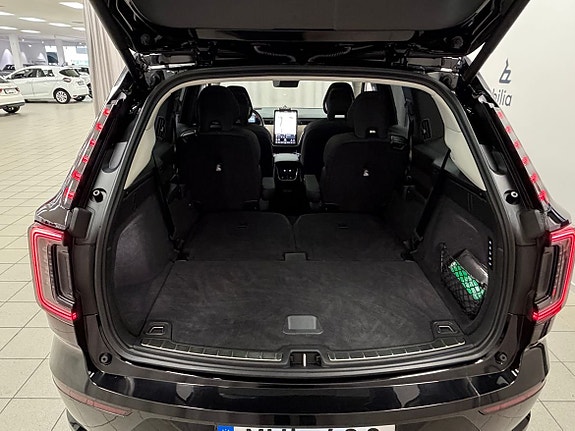 Volvo EX90 22 of 27