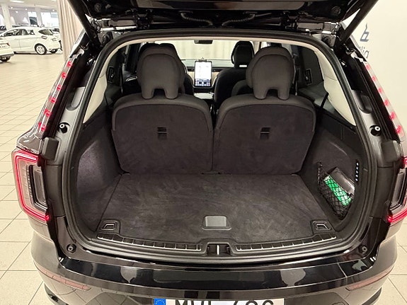 Volvo EX90 23 of 27