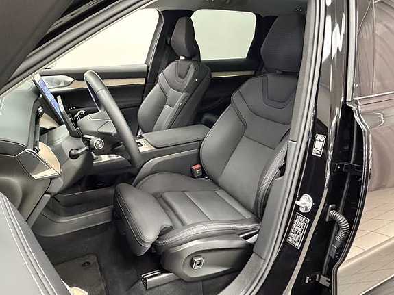 Volvo EX90 7 of 27