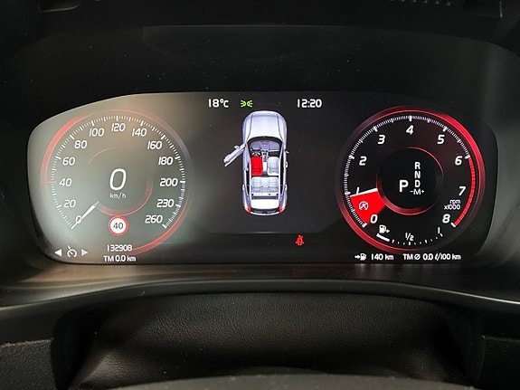 Volvo XC40 19 of 21